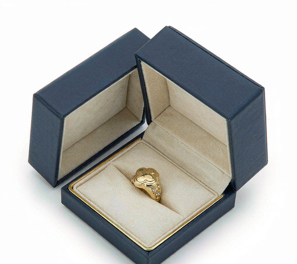Custom rigid jewelry box with velvet interior